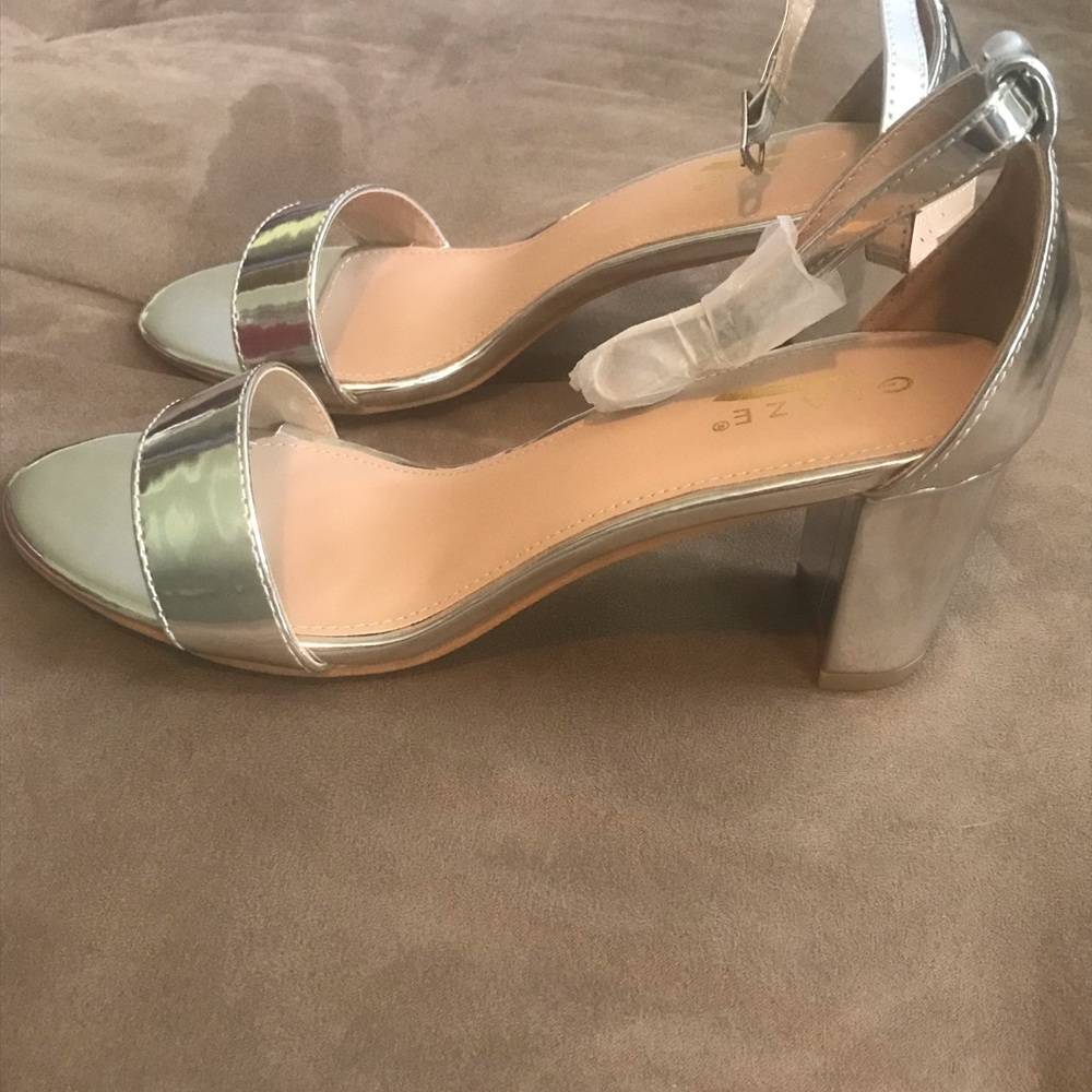 Heels - Picture 2 of 4